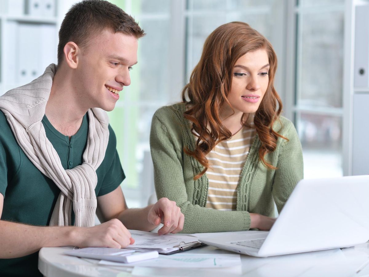 Stypendia i wsparcie finansowe dla studentów w Stuttgarcie – jak z nich skorzystać?